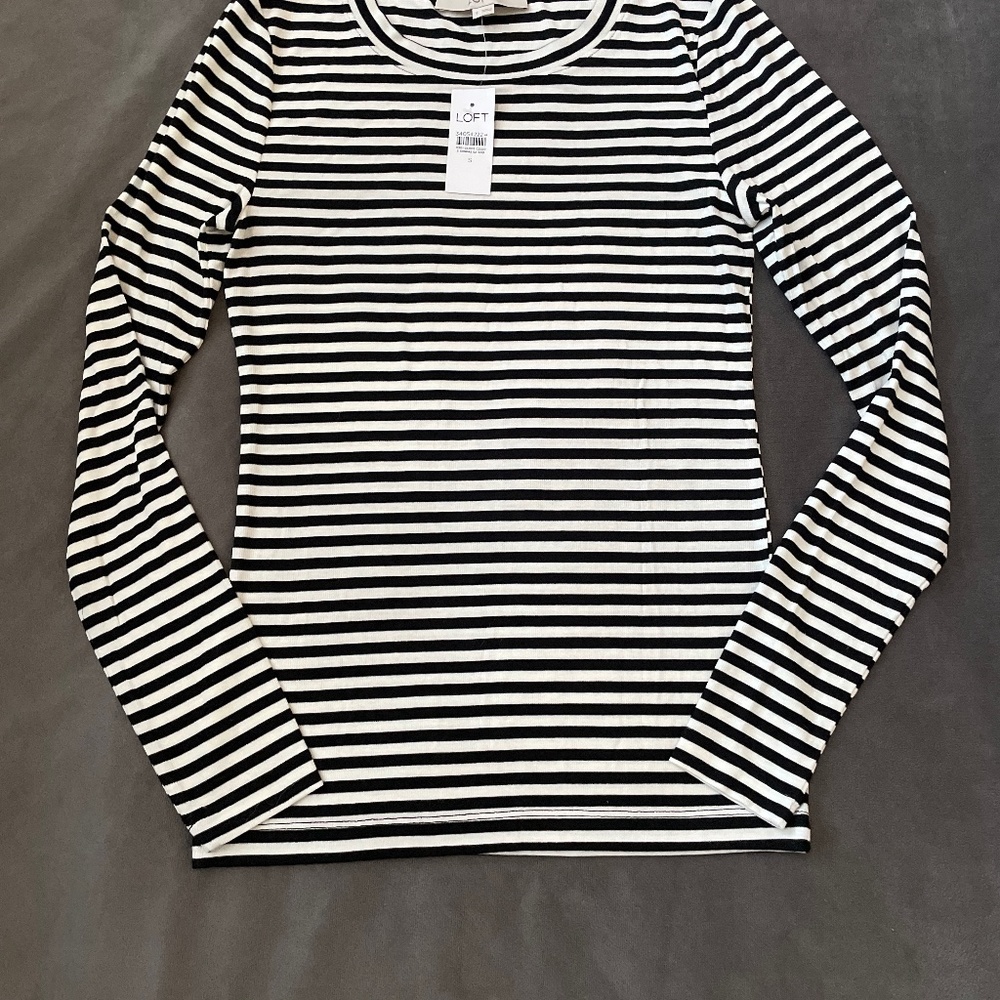 NWT Loft black and white casual long sleeves top/blouse